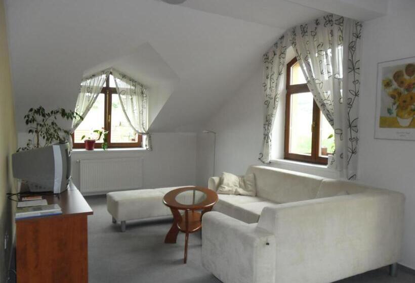 בית מלון כפרי Red Deer