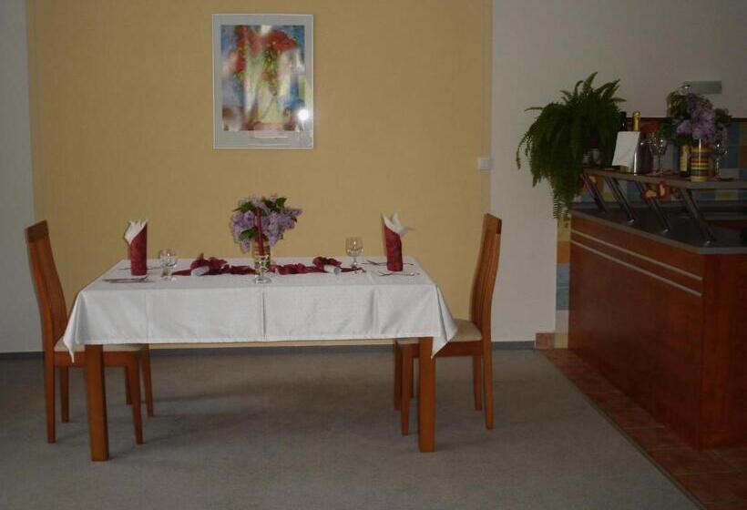 בית מלון כפרי Red Deer