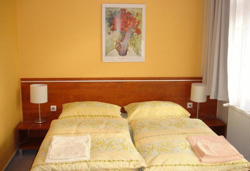 בית מלון כפרי Red Deer