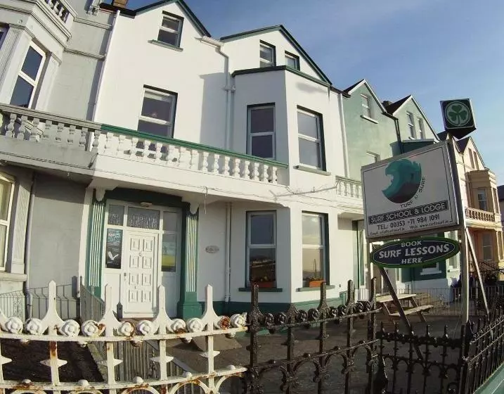 בית מלון כפרי Turfnsurf Lodge