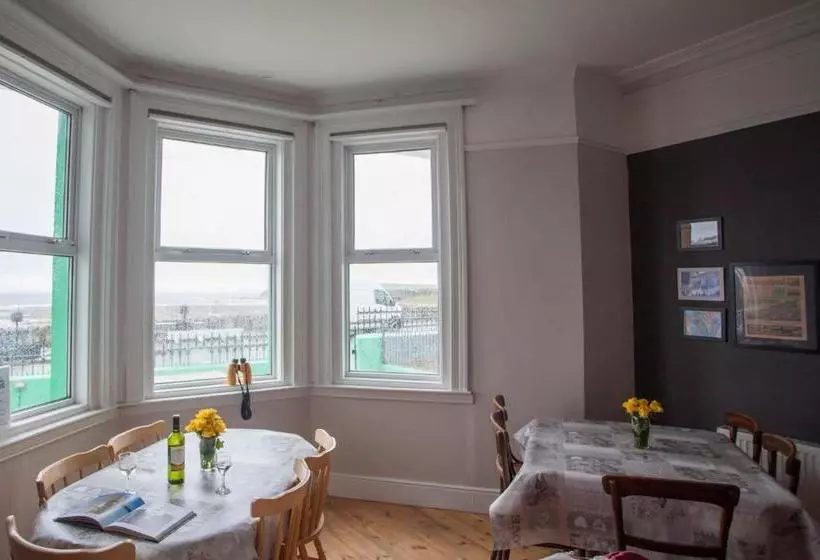 בית מלון כפרי Turfnsurf Lodge