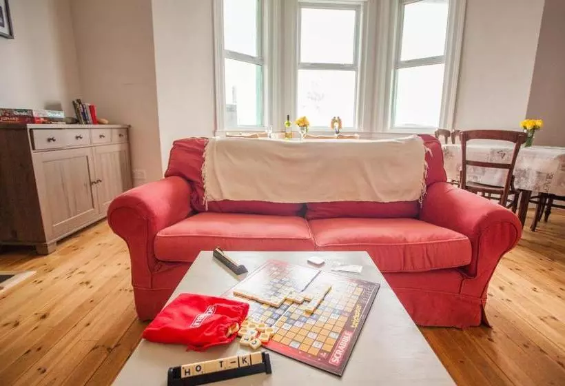 בית מלון כפרי Turfnsurf Lodge