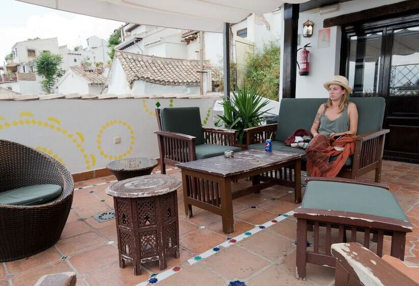 Oasis Backpackers Hostel Granada