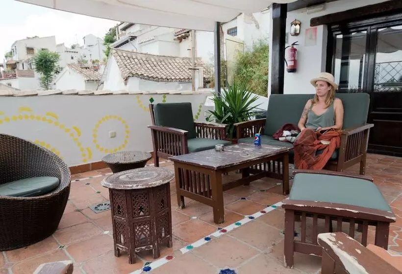 Oasis Backpackers  Hostel Granada