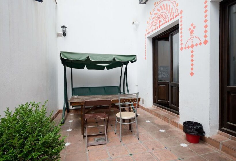 Oasis Backpackers Hostel Granada
