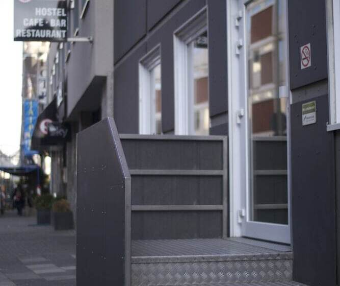 Station Hostel For Backpackers