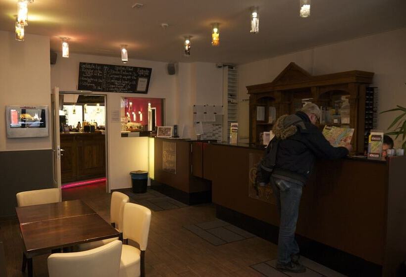 Station Hostel For Backpackers