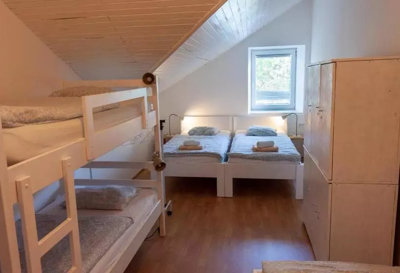 Vila Veselova Hostel