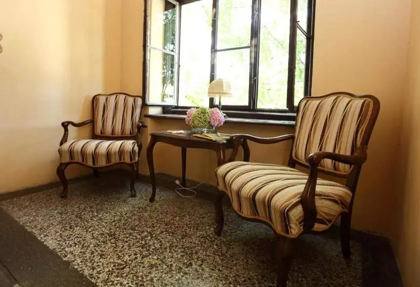 Vila Veselova Hostel