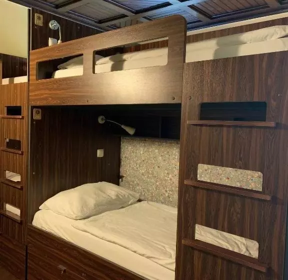 Vila Veselova Hostel