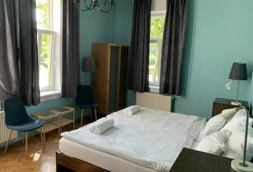 Vila Veselova Hostel