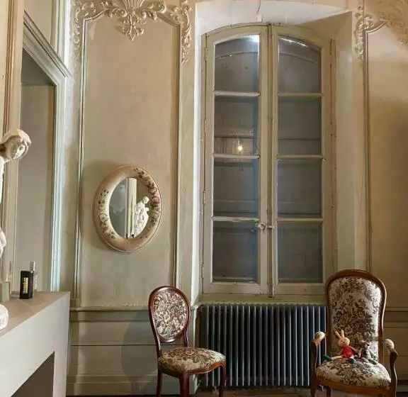 Aamiaismajoitus (B&B) Château Vigué