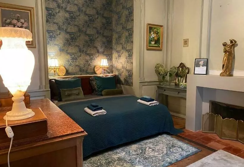 Aamiaismajoitus (B&B) Château Vigué