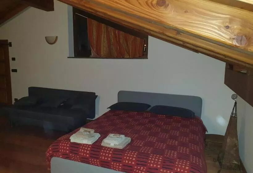 تختخواب و صبحانه Mansarda Chanoux Cir N 0027