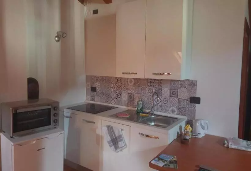 تختخواب و صبحانه Mansarda Chanoux Cir N 0027