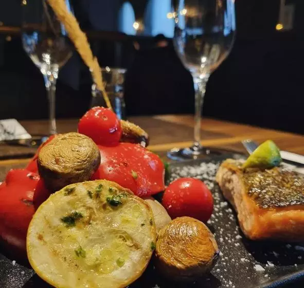 هتل Brut Wine
