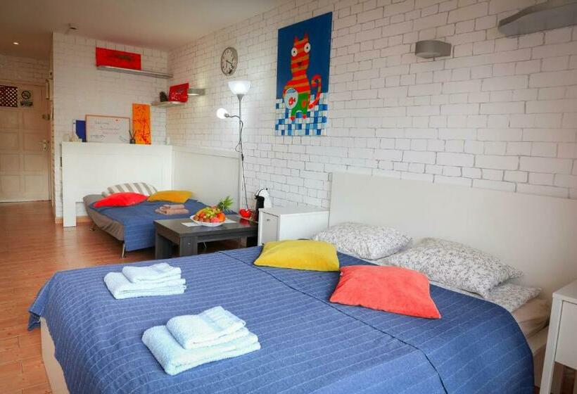 Los Geranios, Close To Beach, Puerto Colon, Yellowcat 2