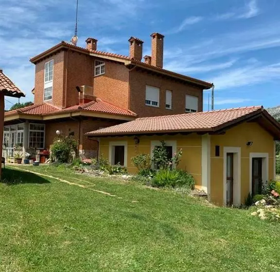 Majatalo Hostel Arenos
