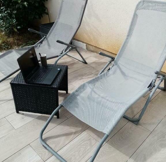 پانسیون Studiocaroline44, 2 Studios Entre La Ville Et La Mer, Parking, Cuisine, Moins De 15min De L Aéroport