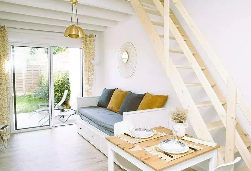 Majatalo Studiocaroline44, 2 Studios Entre La Ville Et La Mer, Parking, Cuisine, Moins De 15min De L Aéroport