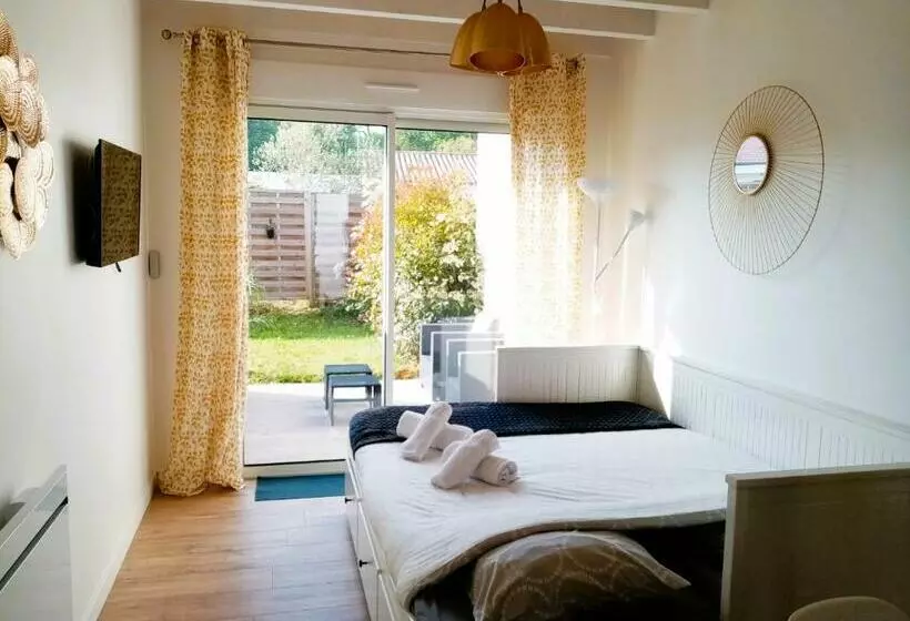 Majatalo Studiocaroline44, 2 Studios Entre La Ville Et La Mer, Parking, Cuisine, Moins De 15min De L Aéroport