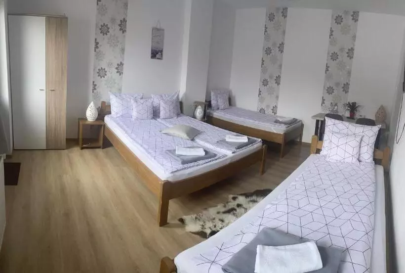 ペンション Tulipán Vendégház