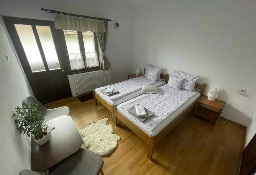 ペンション Tulipán Vendégház