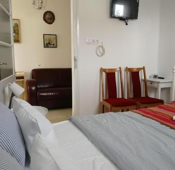 بنسيون Zsuzsanna Vendégház