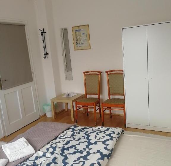 بنسيون Zsuzsanna Vendégház