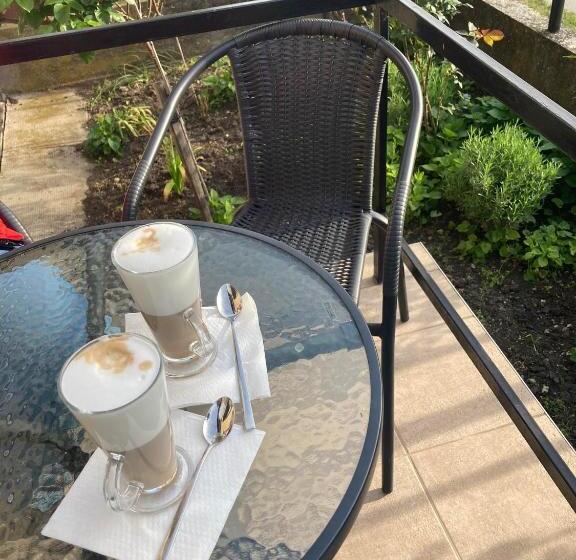 بنسيون Zsuzsanna Vendégház