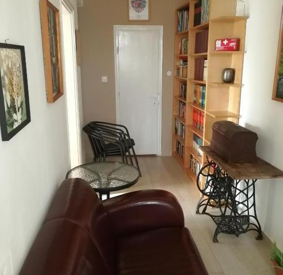 بنسيون Zsuzsanna Vendégház