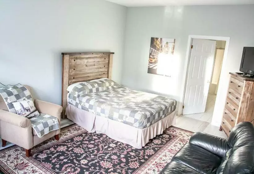 The Jypsy Inn / Fifth Avenue