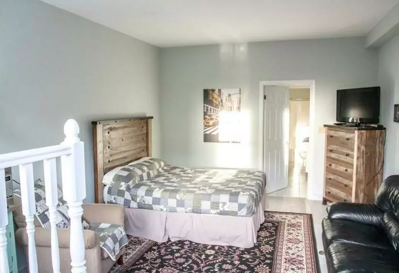 The Jypsy Inn / Fifth Avenue