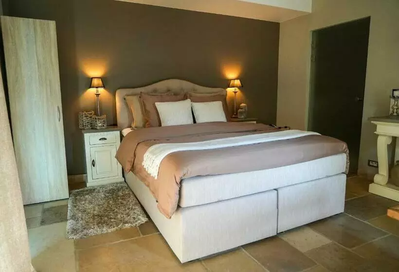 Aamiaismajoitus (B&B) La Maison Des Papillons