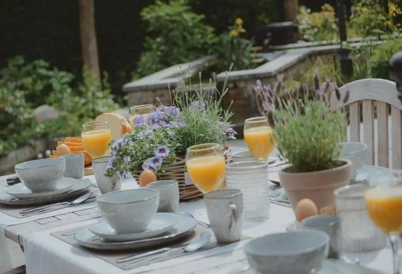 Aamiaismajoitus (B&B) La Maison Des Papillons