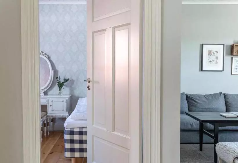 ホテル Bergs Gård & Hållsvikens Gård