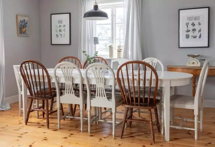 ホテル Bergs Gård & Hållsvikens Gård