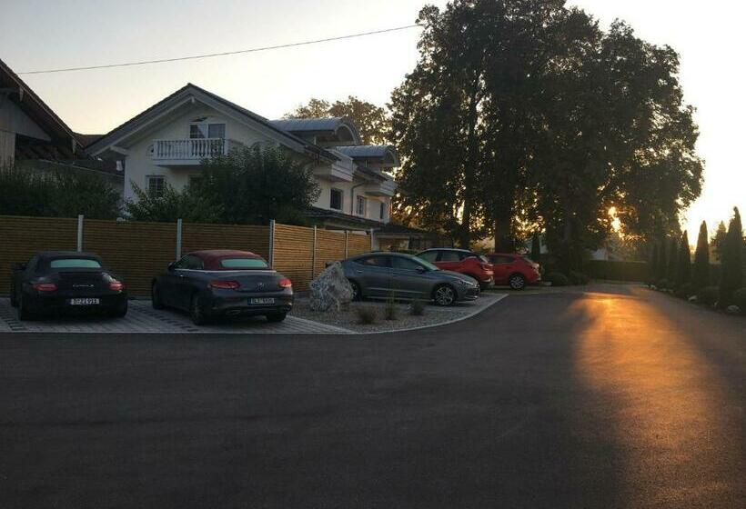 Отель Heufelder Hof