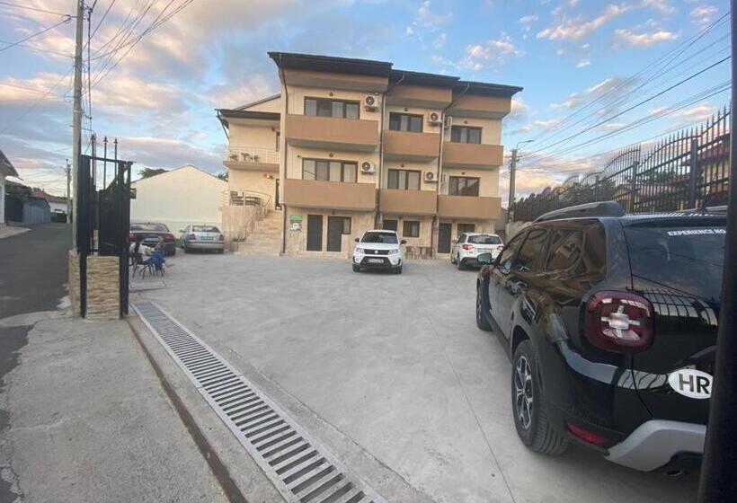 فندق Prestige House