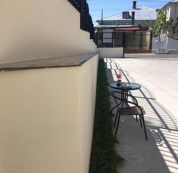 فندق Prestige House