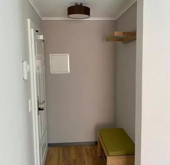 Motel Q  Das Kleine Stadt