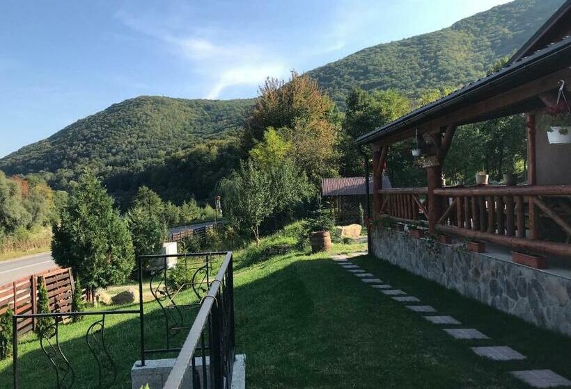 پانسیون La Butuci