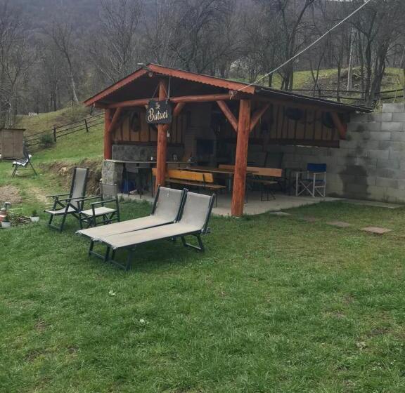 پانسیون La Butuci