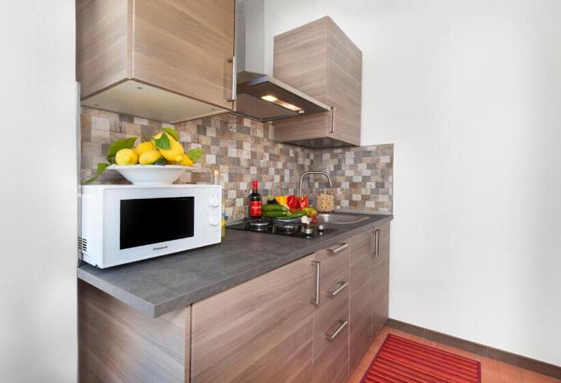 צימר Estate4home   Sofia Flora