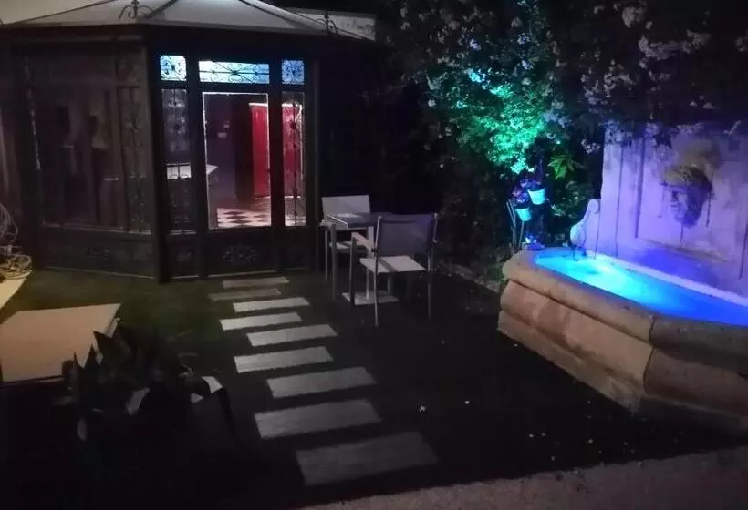 Aamiaismajoitus (B&B) Les Jardins De La Fontaine