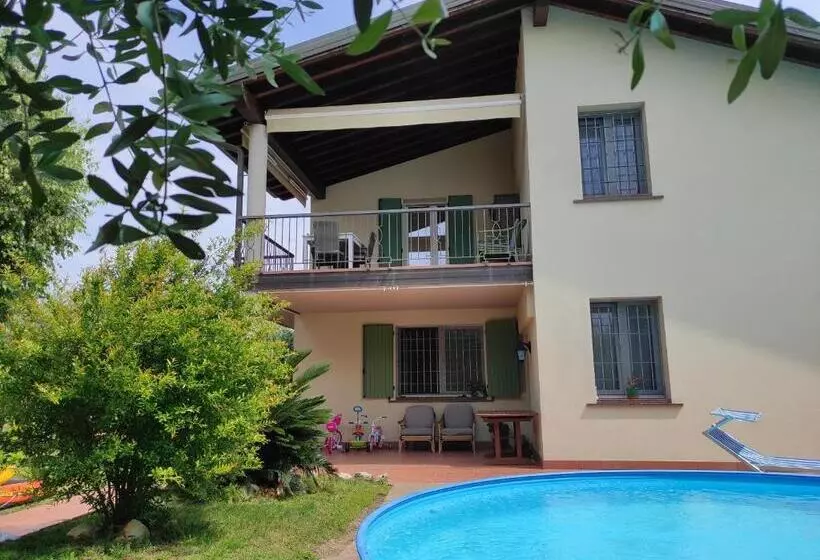 Aamiaismajoitus (B&B) Maison N&m