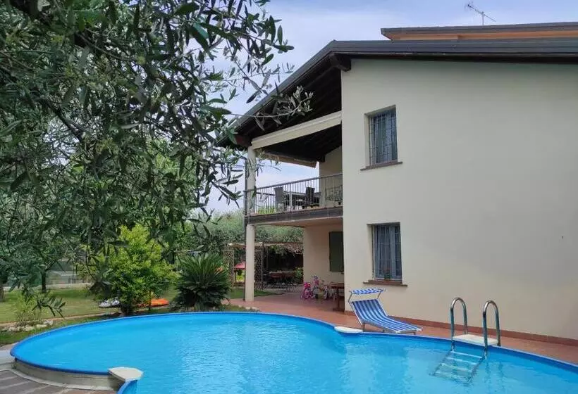 Aamiaismajoitus (B&B) Maison N&m