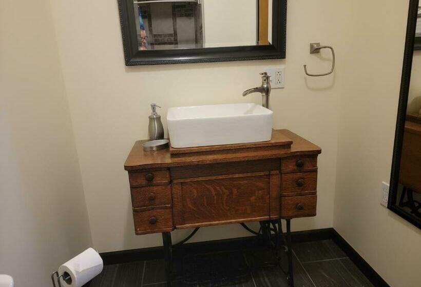 Bed and Breakfast The Colburn Schoolhouse Geography Suite