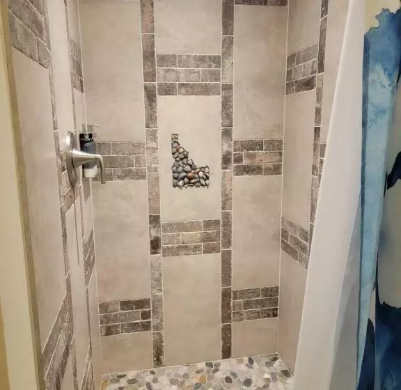 تختخواب و صبحانه The Colburn Schoolhouse   Geography Suite