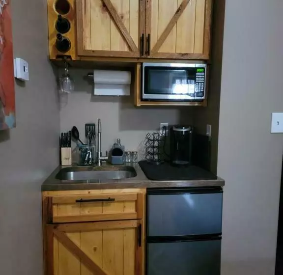 تختخواب و صبحانه The Colburn Schoolhouse   Geography Suite